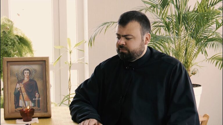 DİN RUHU_Komratta Ayozlu İoan Predteçe adına klisesinin din izmetçisi Dmirtiy