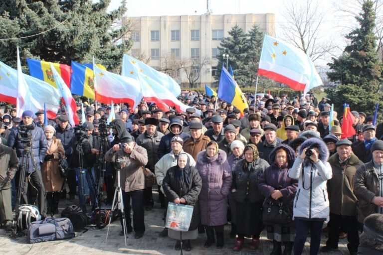 /Аудио/«Сколько живем, а голос народа – ничто». Что думают жители Гагаузии о митингах