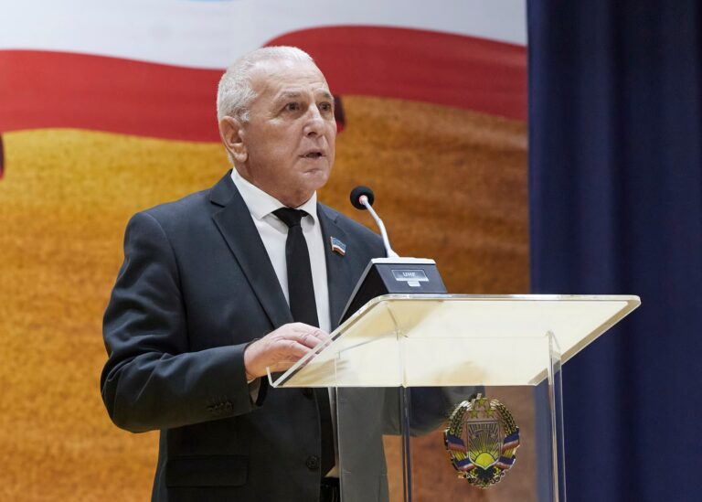 Константинов о переименовании языка: «Изменить национальность всего народа – это очень важный вопрос»