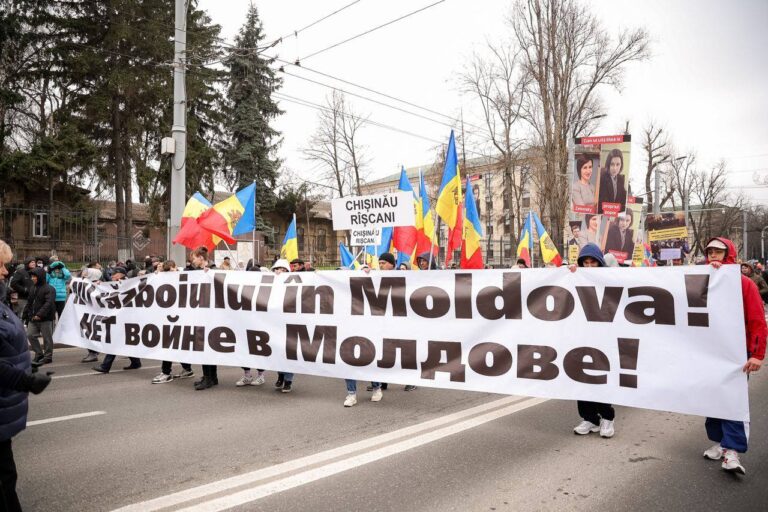 В Кишиневе вновь проходит акция протеста партии «Шор». Уже задержаны 24 человека