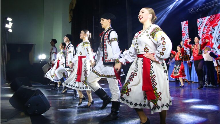 В Кишиневе пройдет вечер гагаузской культуры. В программе большой концерт и дефиле в национальных костюмах