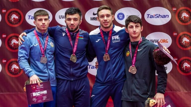 Молдавский борец завоевал серебро на чемпионате Европы 