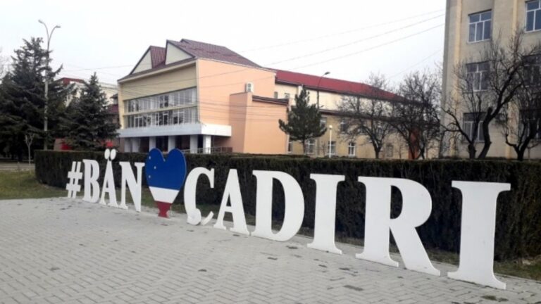 /Видео/ Солнечные панели, реконструкция музея или сортировка мусора. Жители Чадыр-Лунги выбирают проект