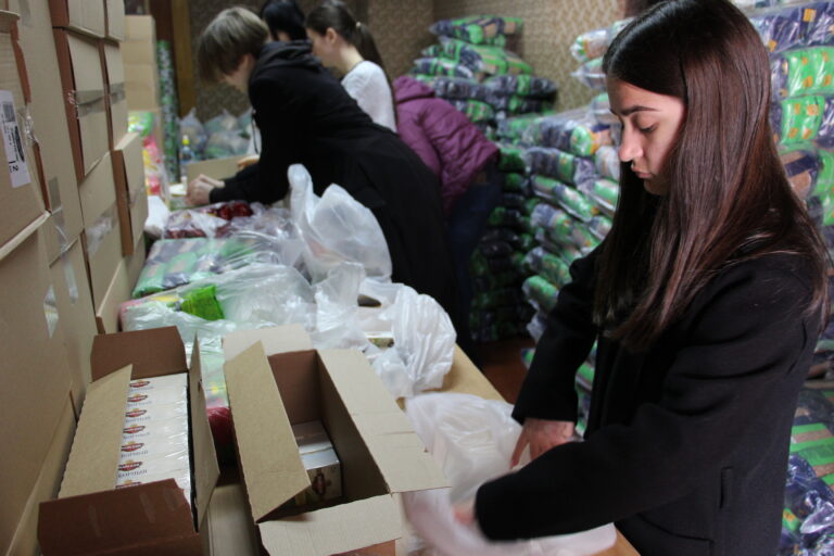Примэрия Комрата предоставит 1200 продуктовых пакетов к Пасхе для малоимущих жителей Примэрия Комрата предоставит 1200 продуктовых пакетов к Пасхе для малоимущих жителей