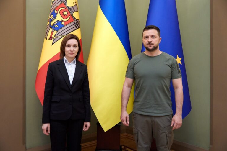 Санду обсудила с Зеленским вопросы энергобезопасности и евроинтеграции Санду обсудила с Зеленским вопросы энергобезопасности и евроинтеграции