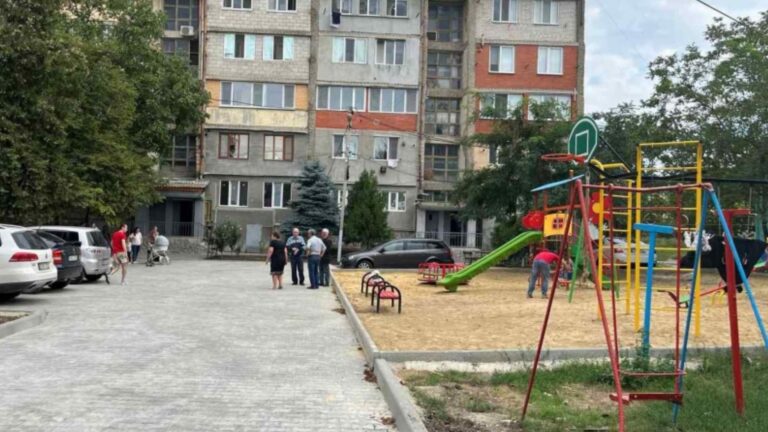 В Чадыр-Лунге объявили конкурс на самый чистый двор. Победители получат деньги 