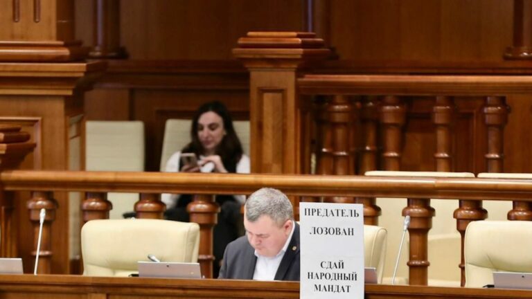 /Видео/ Социалисты просят запретить политический «туризм»: «Поставим точку в этой долгой истории»