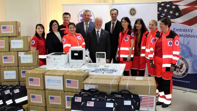 Бригады скорой помощи Молдовы получили медоборудование от США и ВОЗ Бригады скорой помощи Молдовы получили медоборудование от США и ВОЗ