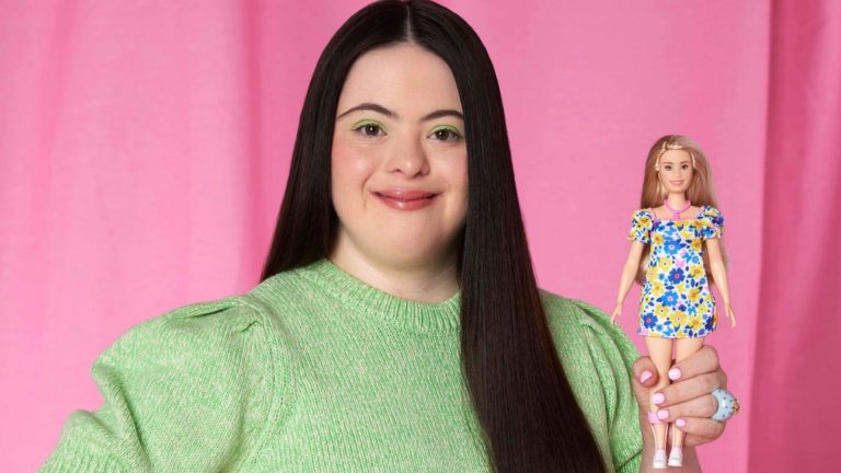 /Фото/ Американская компания Mattel представила куклу Барби с синдромом Дауна