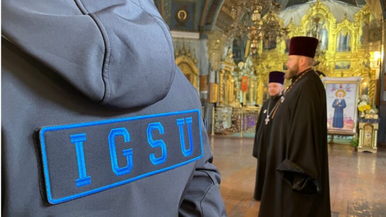 Сотрудники спасательных служб перед Пасхой проверяют храмы на пожарную безопасность Сотрудники спасательных служб перед Пасхой проверяют храмы на пожарную безопасность
