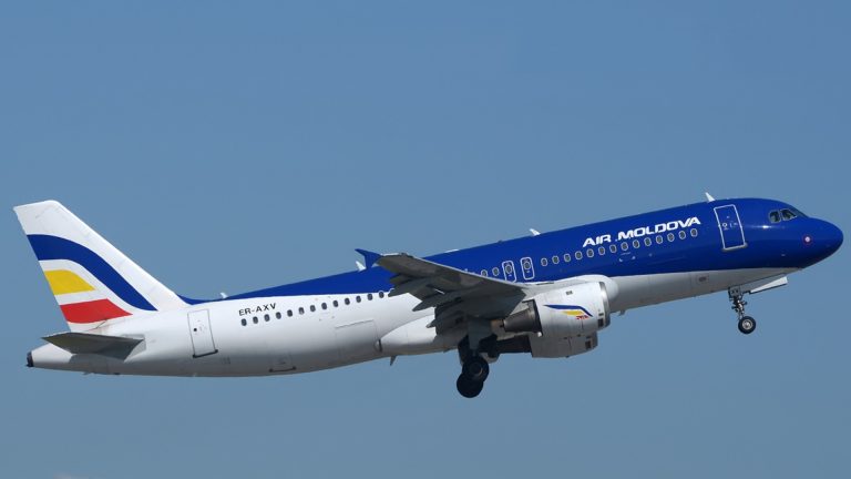 В Air Moldova объяснили, почему вынуждены отменять рейсы