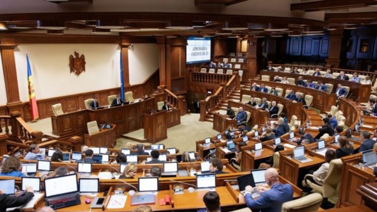Статистика: В ходе весенней сессии парламент принял 253 нормативных акта