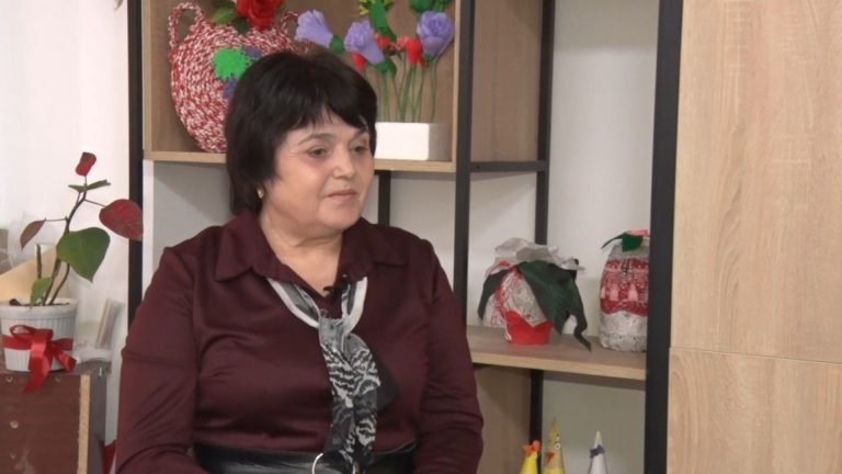 /Видео/«Люблю детей и не представляю жизни без них». Евдокия Радулова из Чадыр-Лунги более 35 лет преподает вокал /Видео/«Люблю детей и не представляю жизни без них». Евдокия Радулова из Чадыр-Лунги более 35 лет преподает вокал