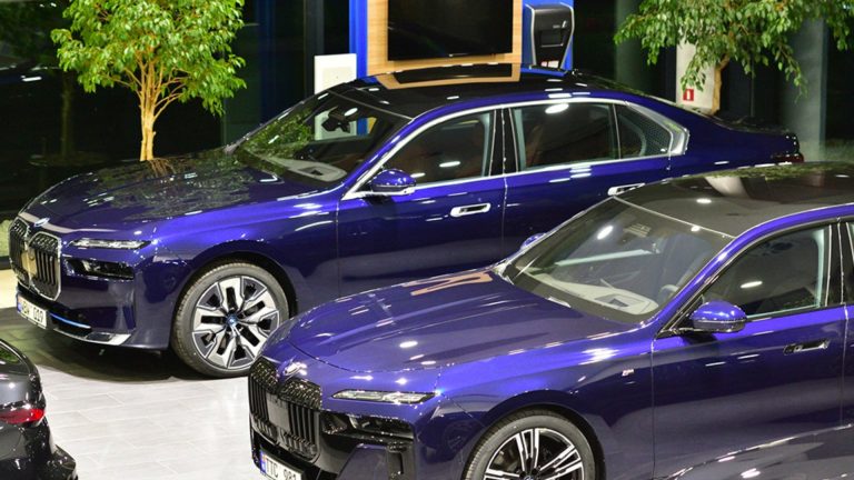 Европейских лидеров на Саммит 1 июня повезут на новых BMW Европейских лидеров на Саммит 1 июня повезут на новых BMW