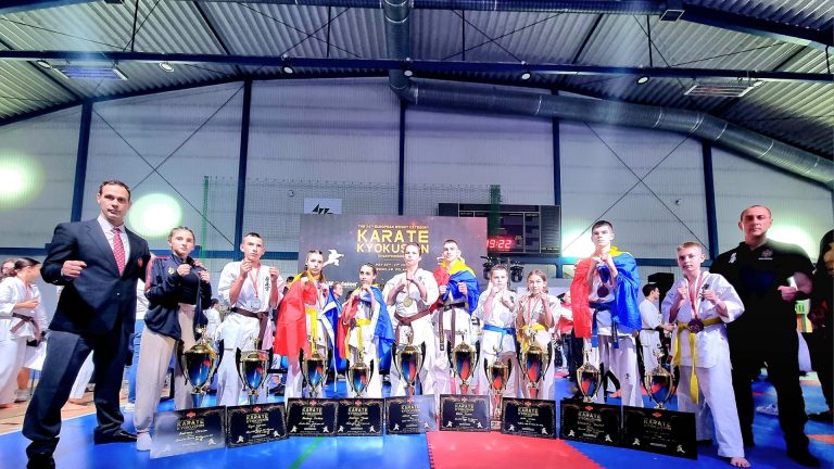 /Фото/ Молдавские спортсмены завоевали 10 призовых мест на Чемпионате Европы по каратэ