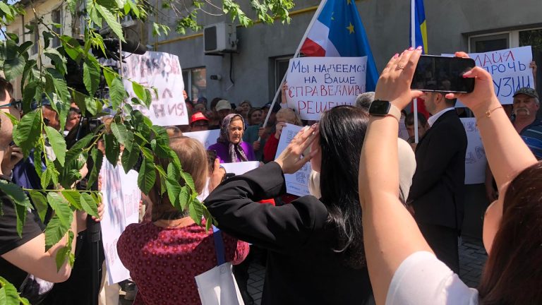 LIVE: Сторонники партии «ШОР» митингуют у Апелпалаты, где рассматриваются результаты выборов башкана Гагаузии