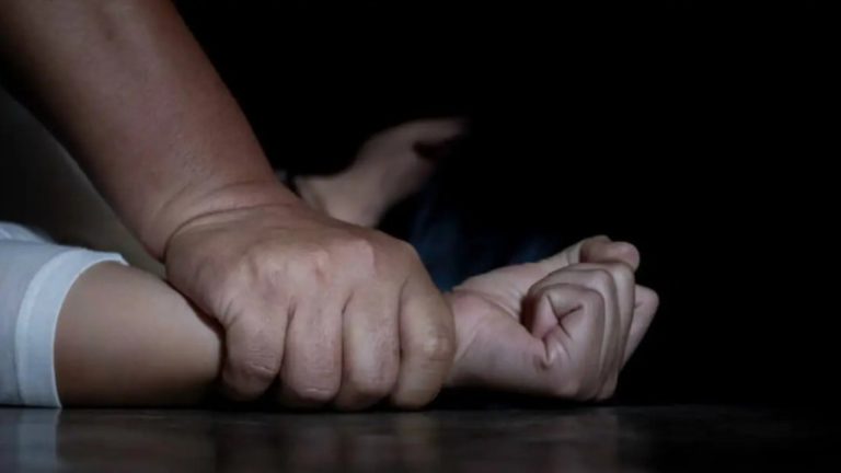 В Единцах учителя-насильника, отбывающего 25-летний срок, приговорили еще к четырем годам за детскую порнографию В Единцах учителя-насильника, отбывающего 25-летний срок, приговорили еще к четырем годам за детскую порнографию