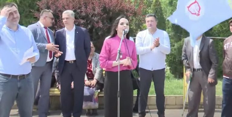 LIVE | В Комрате проходит митинг LIVE | В Комрате проходит митинг