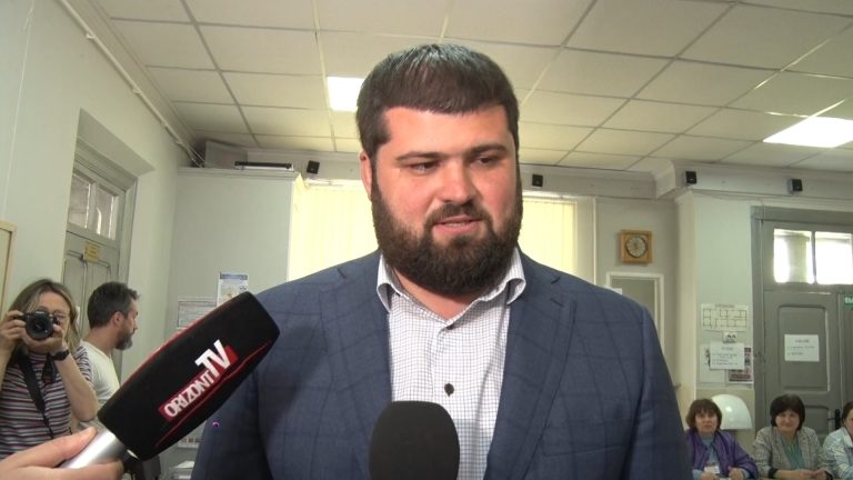 /Видео/ Григорий Узун проголосовал на выборах башкана Гагаузии
