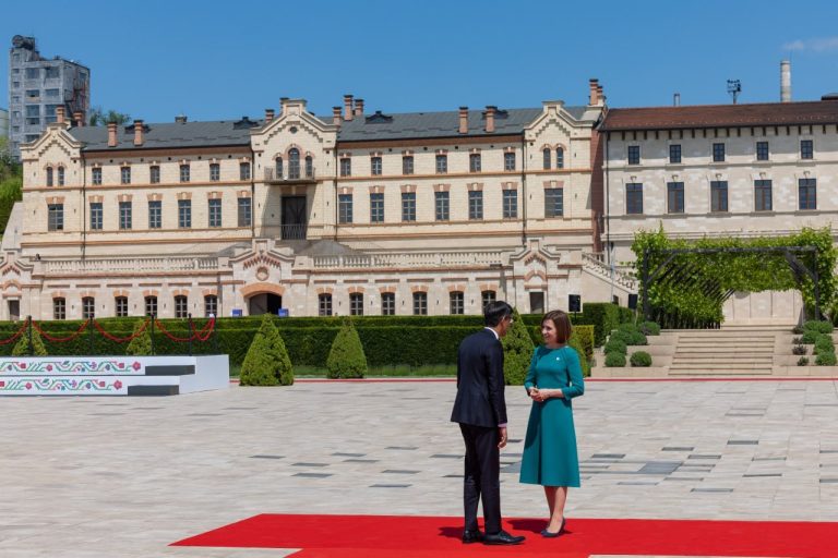 Великобритания выделит Молдове £10,5 млн для помощи украинским беженцам Великобритания выделит Молдове £10,5 млн для помощи украинским беженцам