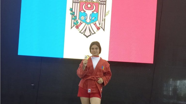 Дарья Влах из Гагаузии завоевала золотую медаль на Чемпионате Европы по самбо среди школьников Дарья Влах из Гагаузии завоевала золотую медаль на Чемпионате Европы по самбо среди школьников