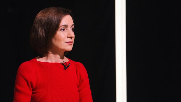 Санду не хочет повышения зарплаты: «Не думаю, что пришло время жалеть себя»