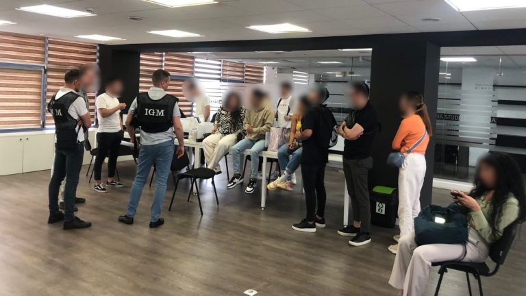 В Кишиневе граждане Эквадора и Колумбии нелегально работали в колл-центре