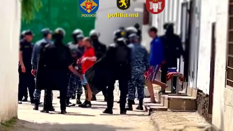 /Видео/ В тюрьме Прункул в Кишиневе прошли обыски по делу о преступной организации. 11 заключенных под подозрением /Видео/ В тюрьме Прункул в Кишиневе прошли обыски по делу о преступной организации. 11 заключенных под подозрением