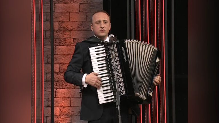 /Видео/ Аккордеонист и композитор Иван Челак о своей музыкальной карьере и жизни в Турции