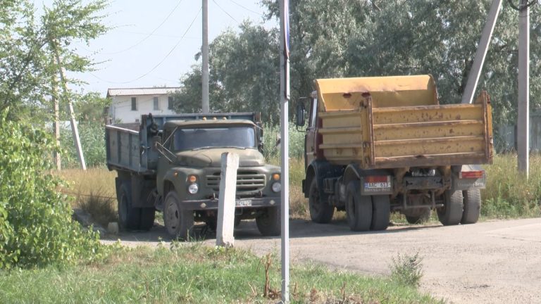/Видео/ Перевозчики стройматериалов в Комрате пригрозили перекрыть одну из дорог. Что случилось? /Видео/ Перевозчики стройматериалов в Комрате пригрозили перекрыть одну из дорог. Что случилось?