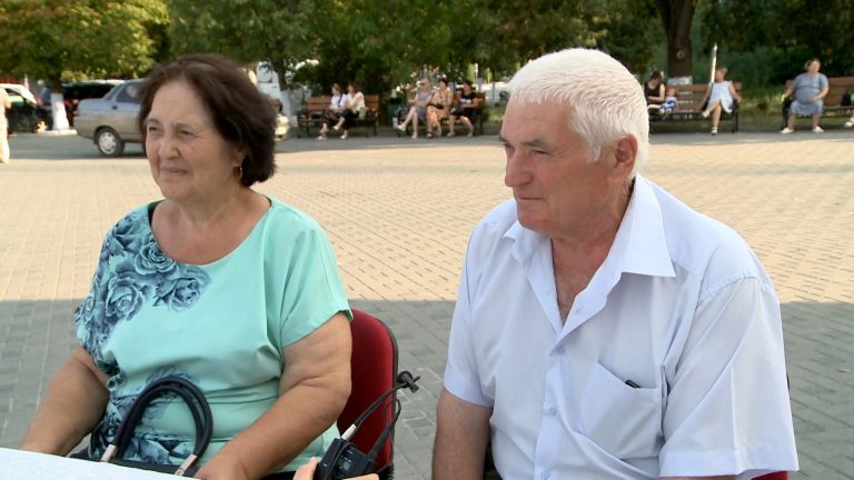 /Видео/ Полвека в любви и согласии. История семьи Барладян, начавшейся с фотографии 