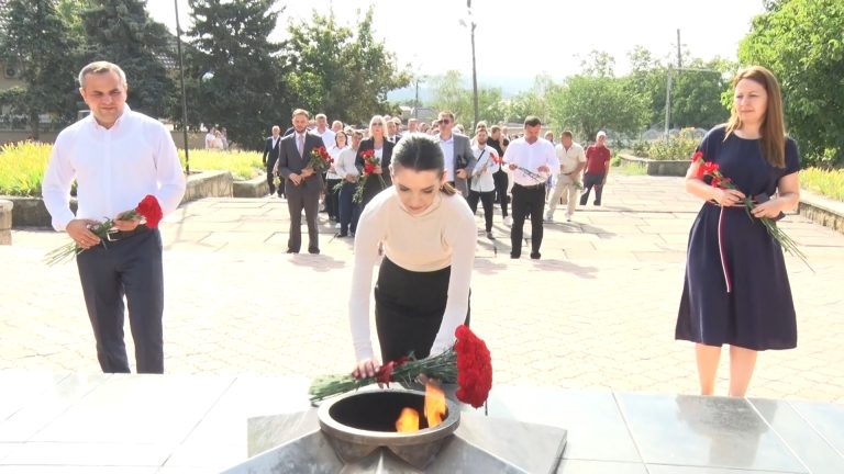 /Видео/ В Комрате отметили 79-ю годовщину завершения Ясско-Кишиневской операции по освобождению Молдовы /Видео/ В Комрате отметили 79-ю годовщину завершения Ясско-Кишиневской операции по освобождению Молдовы