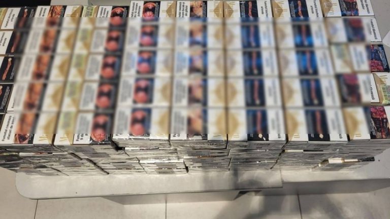 Мужчина пытался вывезти из Молдовы в Великобританию 400 пачек сигарет Мужчина пытался вывезти из Молдовы в Великобританию 400 пачек сигарет