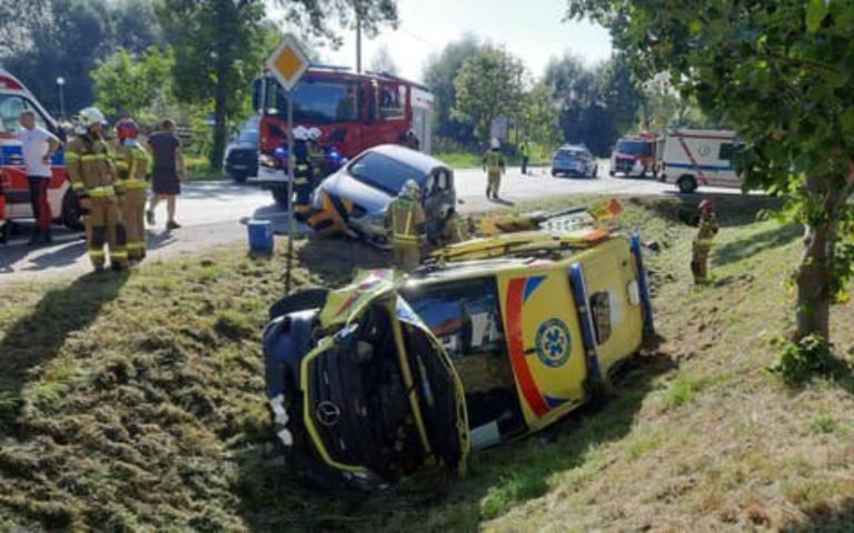 В Польше автобус с молдаванами попал в аварию. 10 пострадавших доставлены в больницу В Польше автобус с молдаванами попал в аварию. 10 пострадавших доставлены в больницу