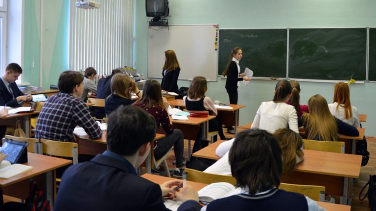 В Молдове будут штрафовать за оскорбление учителя В Молдове будут штрафовать за оскорбление учителя