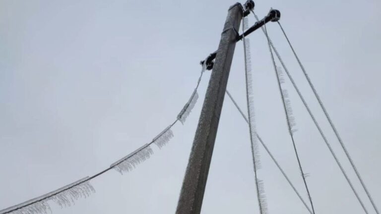 Premier Energy: 30 населенных пунктов на юге и в центре страны остаются без света Premier Energy: 30 населенных пунктов на юге и в центре страны остаются без света
