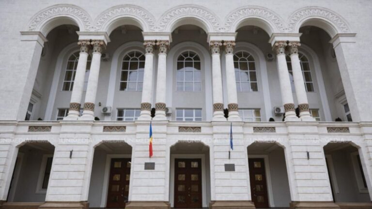 На должность генпрокурора Молдовы претендуют двое. Что о них известно? На должность генпрокурора Молдовы претендуют двое. Что о них известно?
