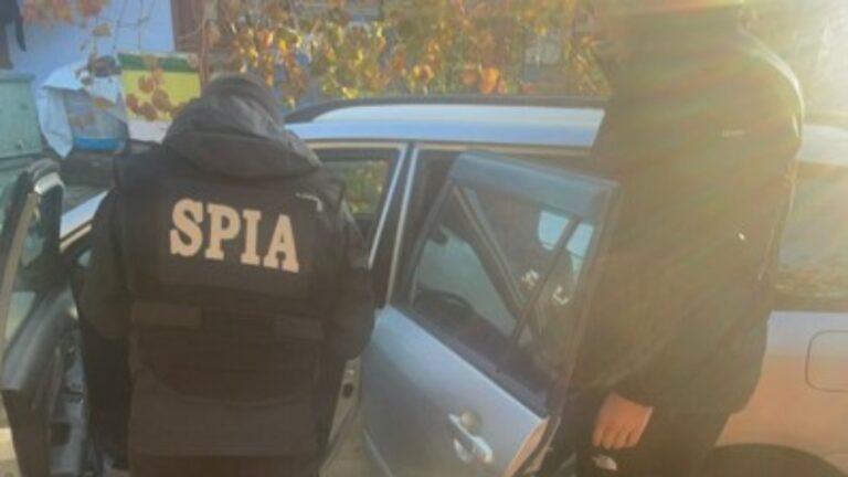 /Фото/ Сотрудников МВД с Комрата и Тараклии подозревают в организации нелегальной миграции из Украины в ЕС /Фото/ Сотрудников МВД с Комрата и Тараклии подозревают в организации нелегальной миграции из Украины в ЕС