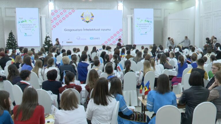 /Видео/ «Быть умным модно». Школьники Гагаузии приняли участие в интеллектуальной игре к 29-ой годовщине образования автономии /Видео/ «Быть умным модно». Школьники Гагаузии приняли участие в интеллектуальной игре к 29-ой годовщине образования автономии
