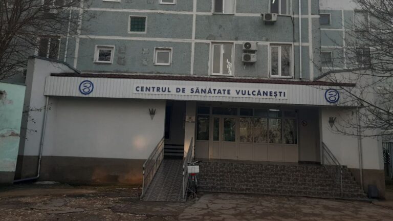 В Центре здоровья Вулканешт сгорел трансформатор. На место выехала башкан В Центре здоровья Вулканешт сгорел трансформатор. На место выехала башкан