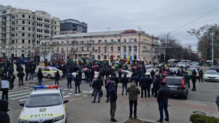 Фермеры снова выйдут на протесты. В пятницу они соберутся на площади в столице Фермеры снова выйдут на протесты. В пятницу они соберутся на площади в столице