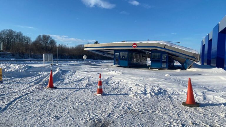 Таможенная служба выступила с рекомендациями для водителей, планирующих выезжать за границу 