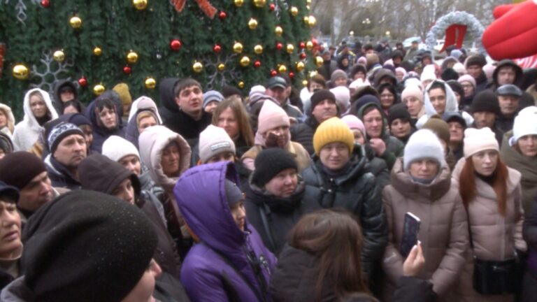 /Видео/ Патентообладатели Чадыр-Лунгского района провели акцию протеста у здания Исполкома и НСГ /Видео/ Патентообладатели Чадыр-Лунгского района провели акцию протеста у здания Исполкома и НСГ