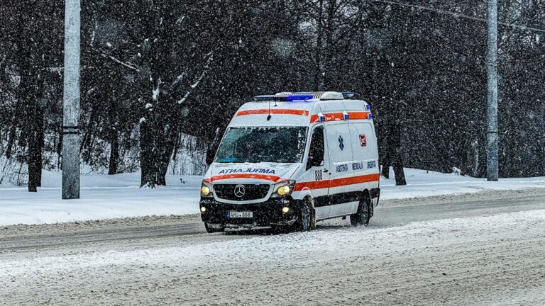 Более 15,8 тыс. человек обратились в скорую помощь на прошлой неделе 