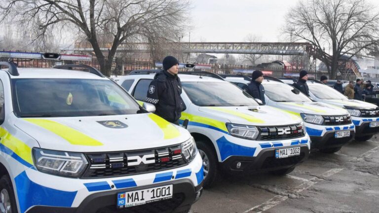 /Фото/ Полиция Молдовы получила от Германии новые машины и партию технического оборудования /Фото/ Полиция Молдовы получила от Германии новые машины и партию технического оборудования