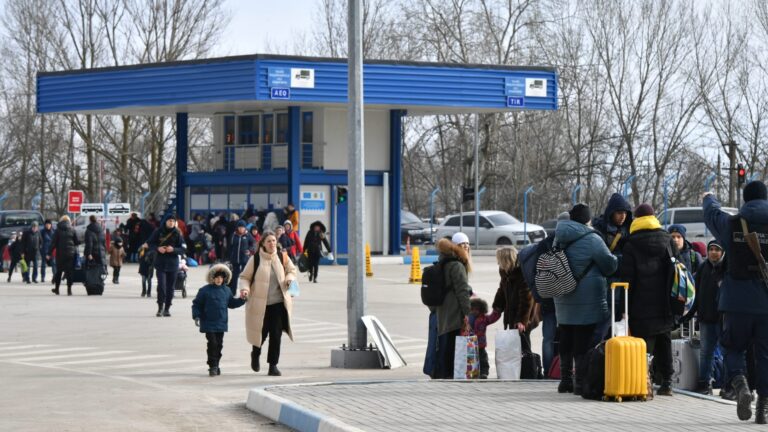 С начала войны более 2 тыс. украинцев получили гражданство Молдовы