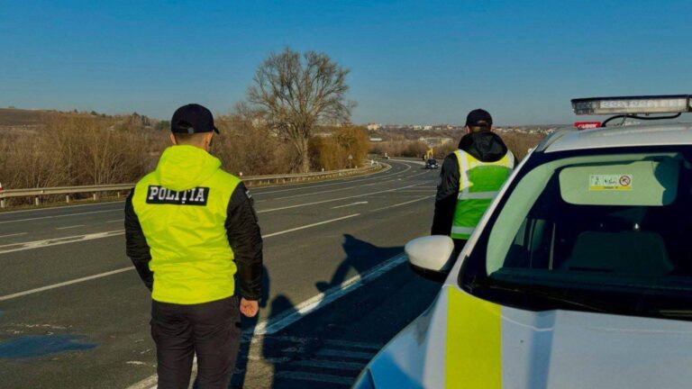 За выходные на дорогах страны патрульные остановили 42 пьяных водителя За выходные на дорогах страны патрульные остановили 42 пьяных водителя
