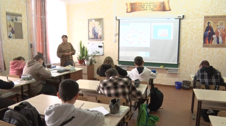 /Видео/ Международный день родного языка: как лицее села Кирсово решают проблему сохранения болгарского языка /Видео/ Международный день родного языка: как лицее села Кирсово решают проблему сохранения болгарского языка