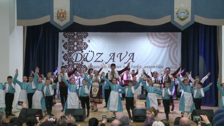 /Видео/ Концерт ансамбля песни и танца «Дюз-Ава» собрал аншлаг в Комрате