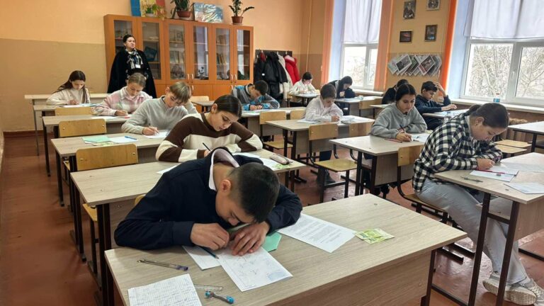 В Гагаузии стартовали региональные предметные олимпиады среди школьников В Гагаузии стартовали региональные предметные олимпиады среди школьников